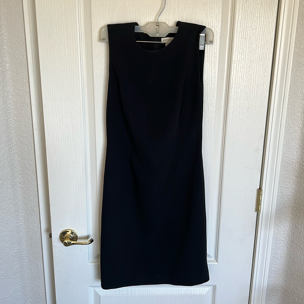 Vintage Ann Taylor perfect little black dress 🙌🏻